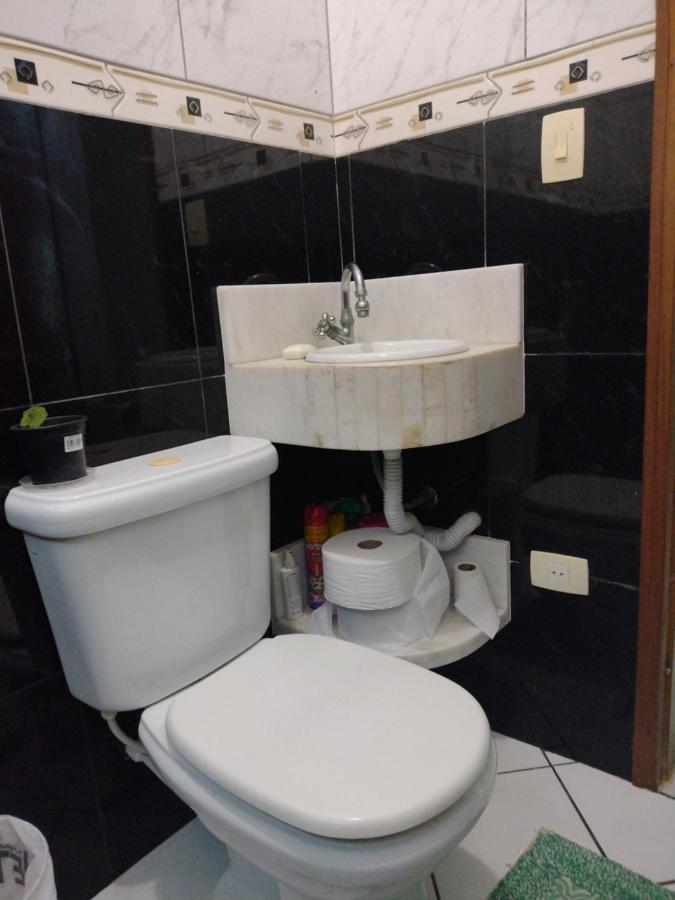 Quarto Em Peruibe Ha 700M Da Praia Luaran gambar